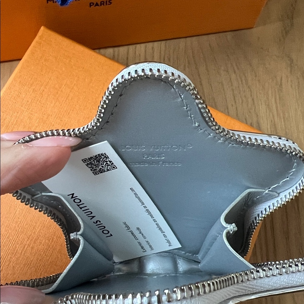 Louis Vuitton Spark Coin Purse Silver Mirror Charm ⭐️ New Ski Collection - Picture 6 of 9